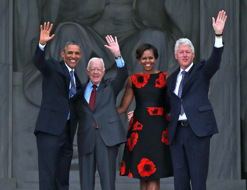 Desde la izquierda, Barack Obama, Jimmy Carter, Michelle Obama, y Bill Clinton, en el 50º aniversario de la Marcha en Washington por el Empleo y la Libertad 28 de agosto de 2013 en Washington, DC.