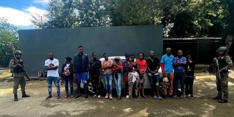 haitianos en condición migratoria irregular detenidos en Mao