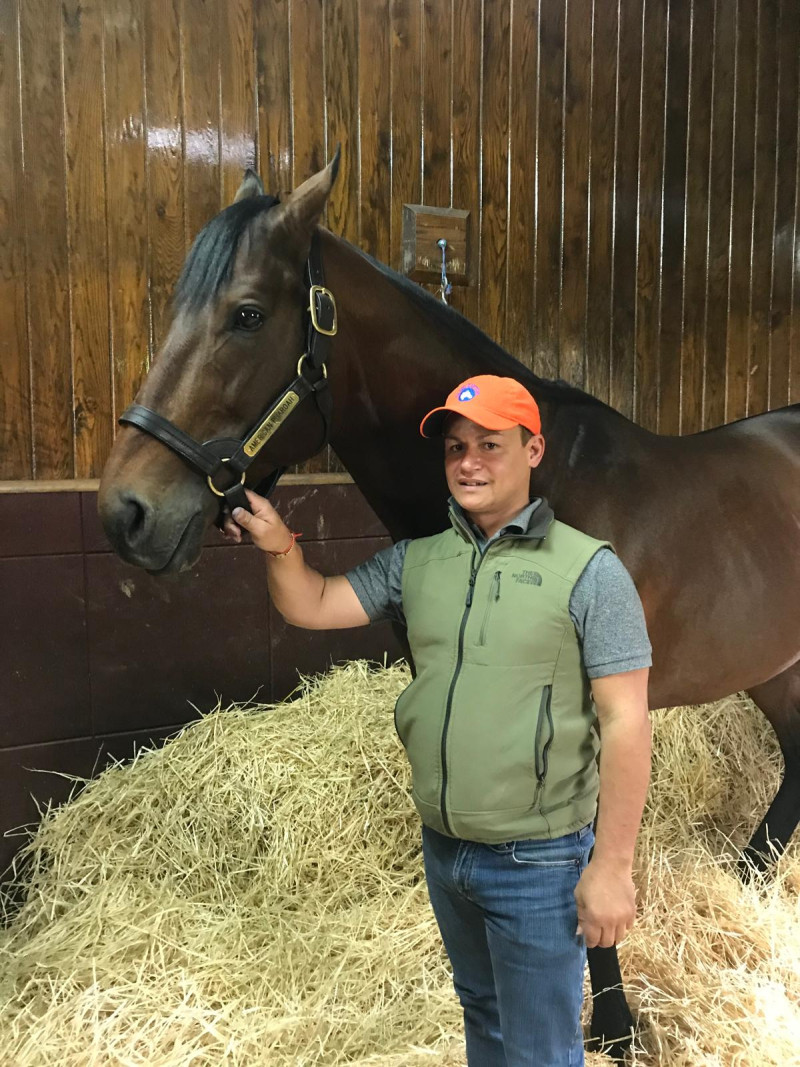 Jorge Abréu, descendiente de una icónica familia de hípicos en República Dominicana, se destacó como entrenador de caballos durante el año 2024.