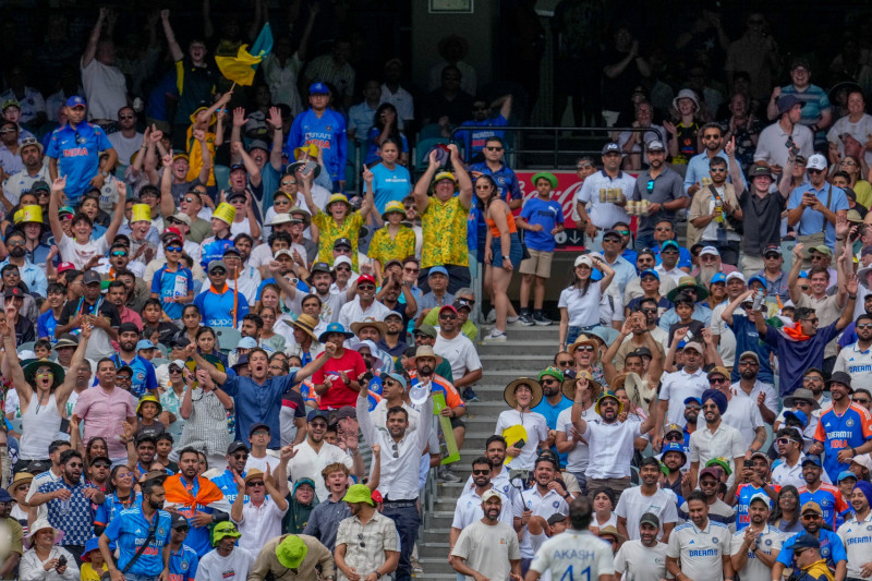 Partido de cricket entre Australia e India en el estadio Melbourne Cricket Ground, en Australia, el jueves 26 de diciembre de 2024.