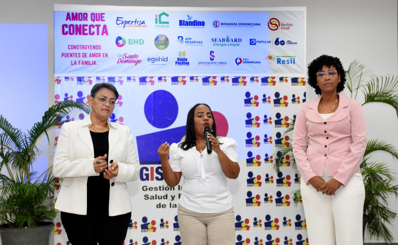 Las psicólogas clínicas Sandra Fernández, Raquel Brito y Yordani Hilario