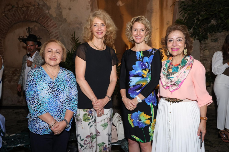 Dania Elena Tolentino, Katja Alheldt, Sonia Barbry y Rosa María Nadal