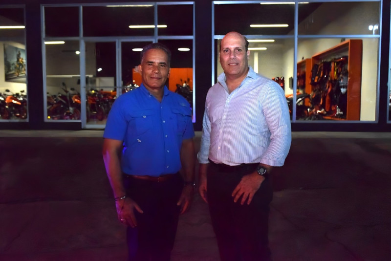 Juan Martinez y Miguel Concepcion.