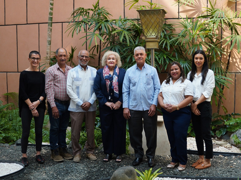 Michela Izzo, Esteban polanco, Leonardo Mercedes, Yvonne Arias, Luis Carvajal, Heidy Santana y Stephany Morillo.