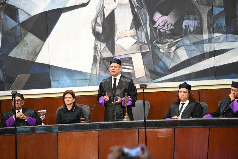 Luis Henry Molina, presidente de la Suprema Corte de Justicia, habla ayer durante la ceremonia solemne en ocasión del Día del Poder Judicial.