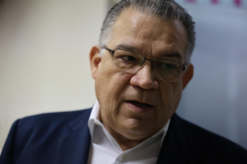 Fotografía de archivo del 23 de agosto del 2024 del excandidato presidencial opositor de Venezuela, Enrique Márquez, durante una rueda de prensa, en Caracas (Venezuela).