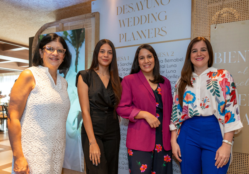 Adriana Malave, Barbara Rodríguez, Katrina Acevedo y Carmen Ortega.