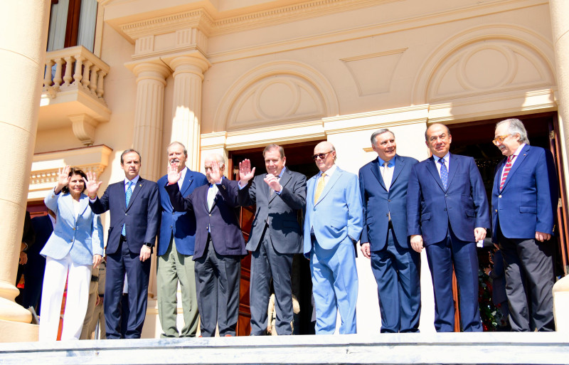 Edmundo González Urrutia junto a expresidentes en el Palacio Nacional de República Dominicana