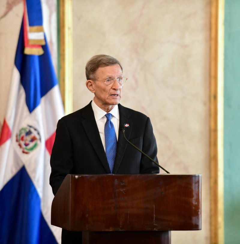 El canciller dominicano Roberto Álvarez al hablar en el acto de solidaridad con la democracia de Venezuela, celebrado en el Palacio Nacional de Santo Domingo el 9 de enero de 2025