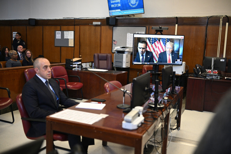 El presidente electo Donald Trump comparece de forma remota para una audiencia de sentencia ante el juez del estado de Nueva York, Juan Merchán.