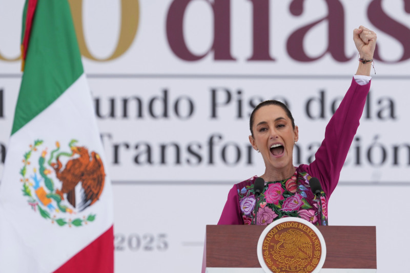 La presidenta Claudia Sheinbaum, durante su discurso por los primeros 100 días en el poder, ayer.  ap