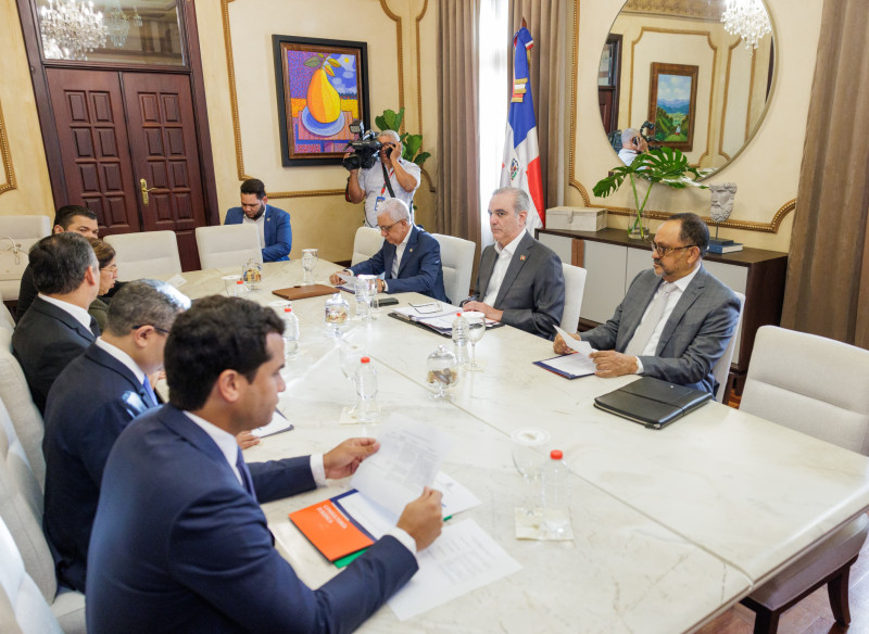 La reunión donde se aprobó el reglamento del Consejo Nacional de la Magistratura, celebrada la mañana del 15 de enero de 2025 en el Palacio Nacional