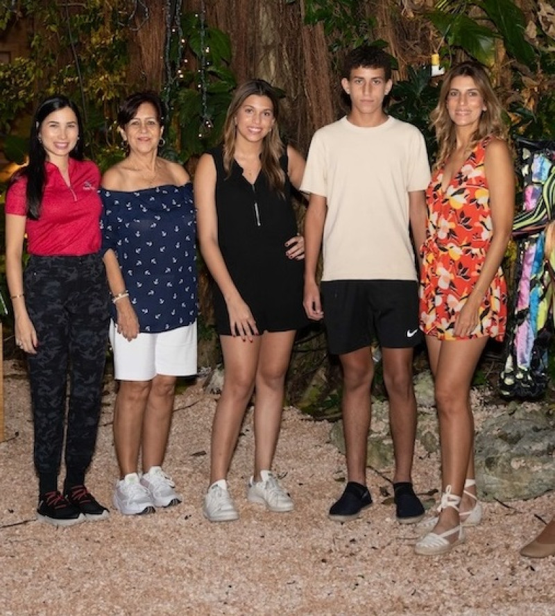 Alejandra Díaz, Francia Medina de Subero, Gabriella Guerrero Subero, Javier Guerrero Subero y Rochelli Subero