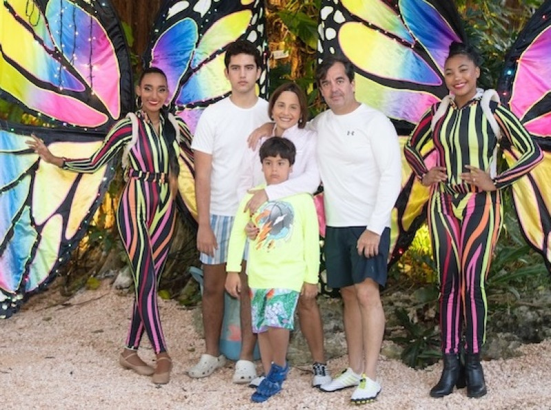 Gunter Vallejo, Rosina de Vallejo y sus hijos