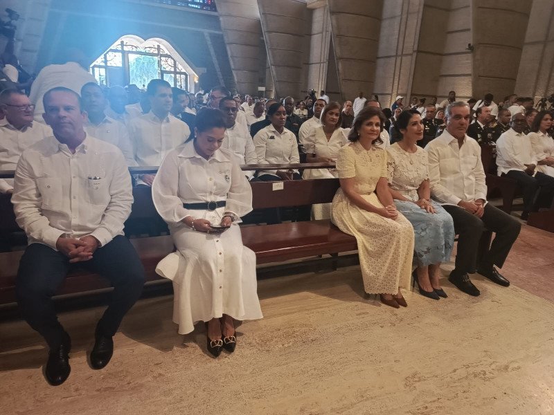 El presidente Luis Abinader en el interior de la Basílica Nuestra Señora de la Altagracia