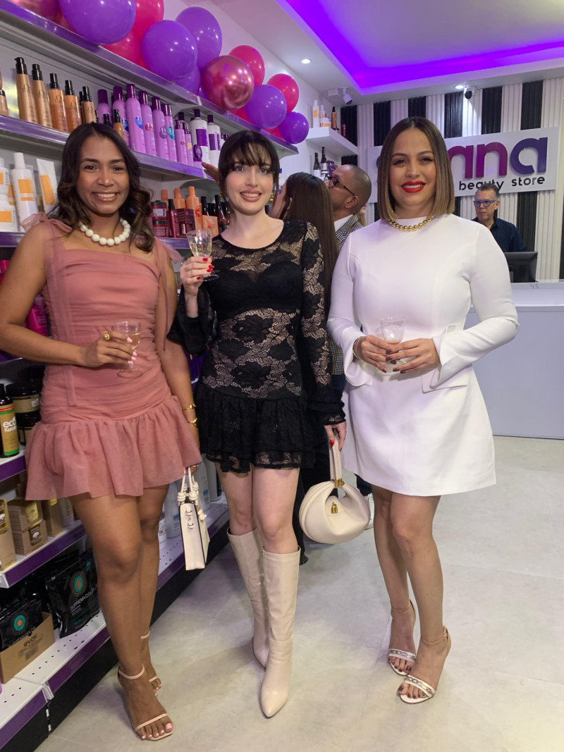 Indiana Domínguez, Pamela Guzmán y Glorivette Guzmán