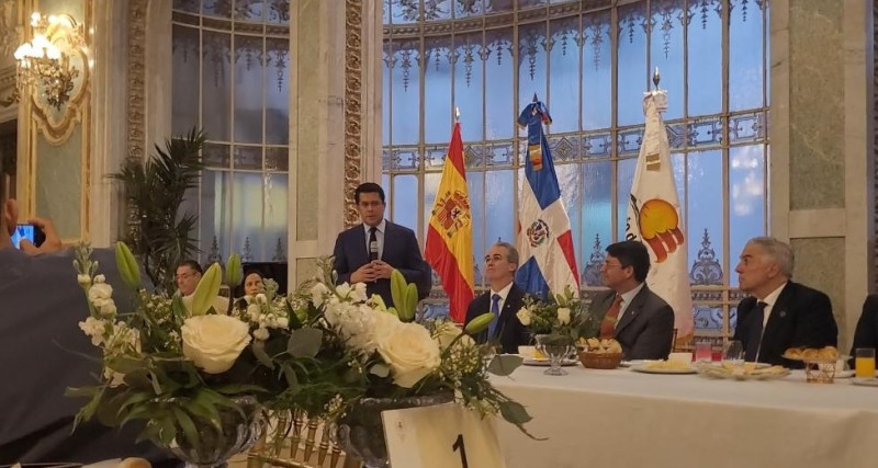 David Collado, ministro de Turismo, en el desayuno.