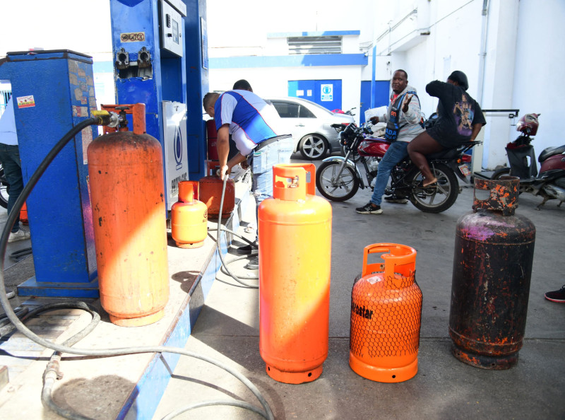 Estación de Gas Licuado de Petróleo donde ciudadanos tratan de comprar el combustible.