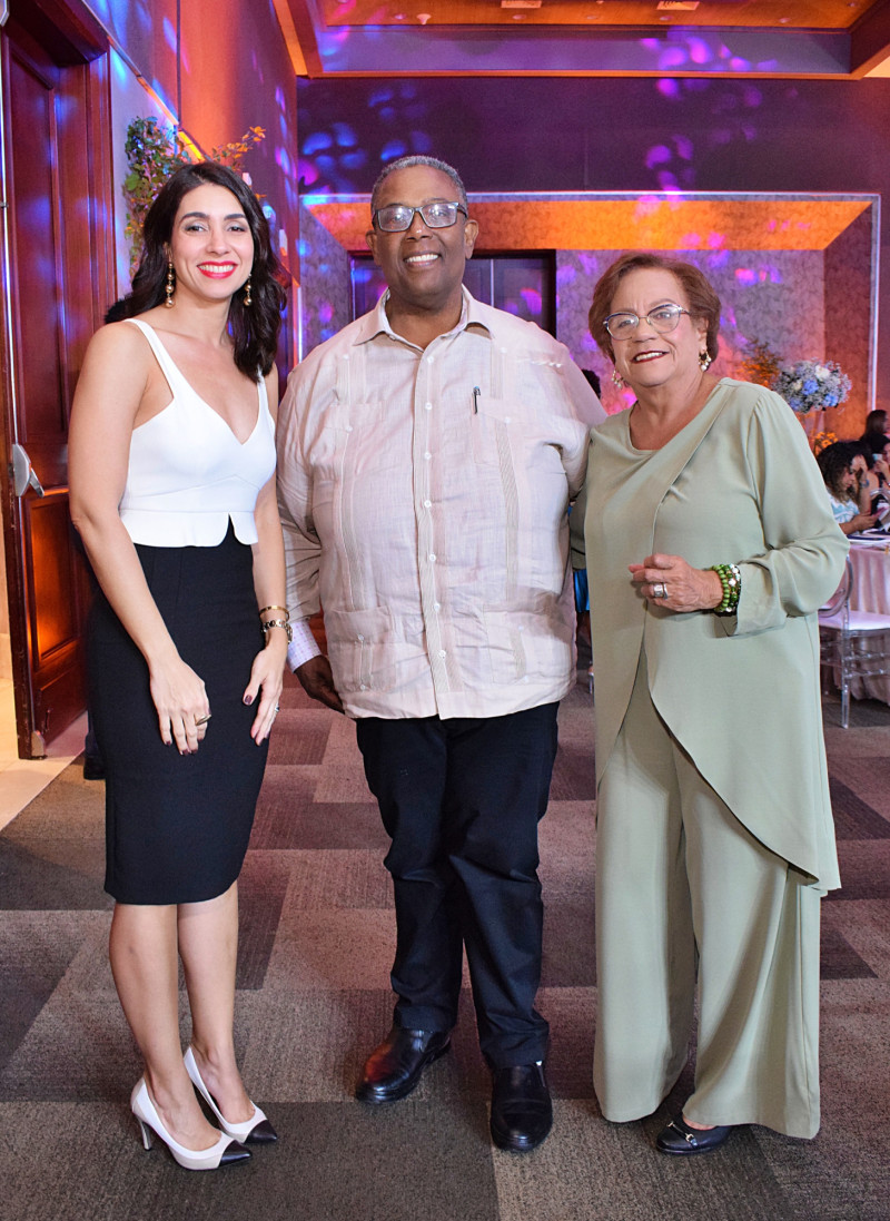 Julianna Canals, Luis Laborde y Maritza Carron.