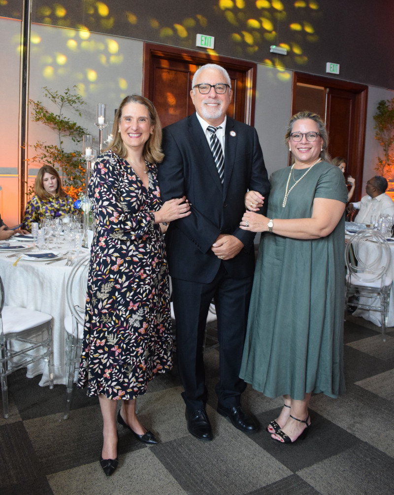 Cinthia Vega, Donald Gotz y Tammy Canals.