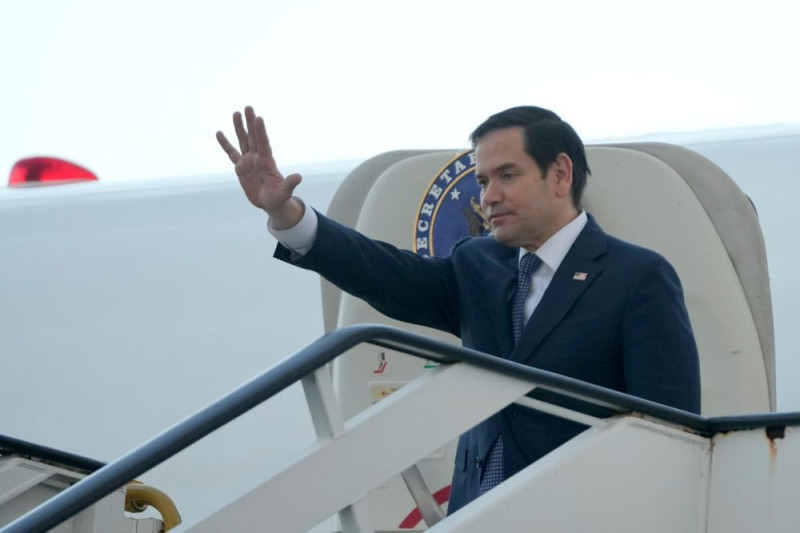 En la capital dominicana, Rubio afirmó que el problema de la crisis en Haití es responsabilidad "de sus élites" y que su país no pedirá a República Dominicana la llegada de una ola migratoria de haitianos.