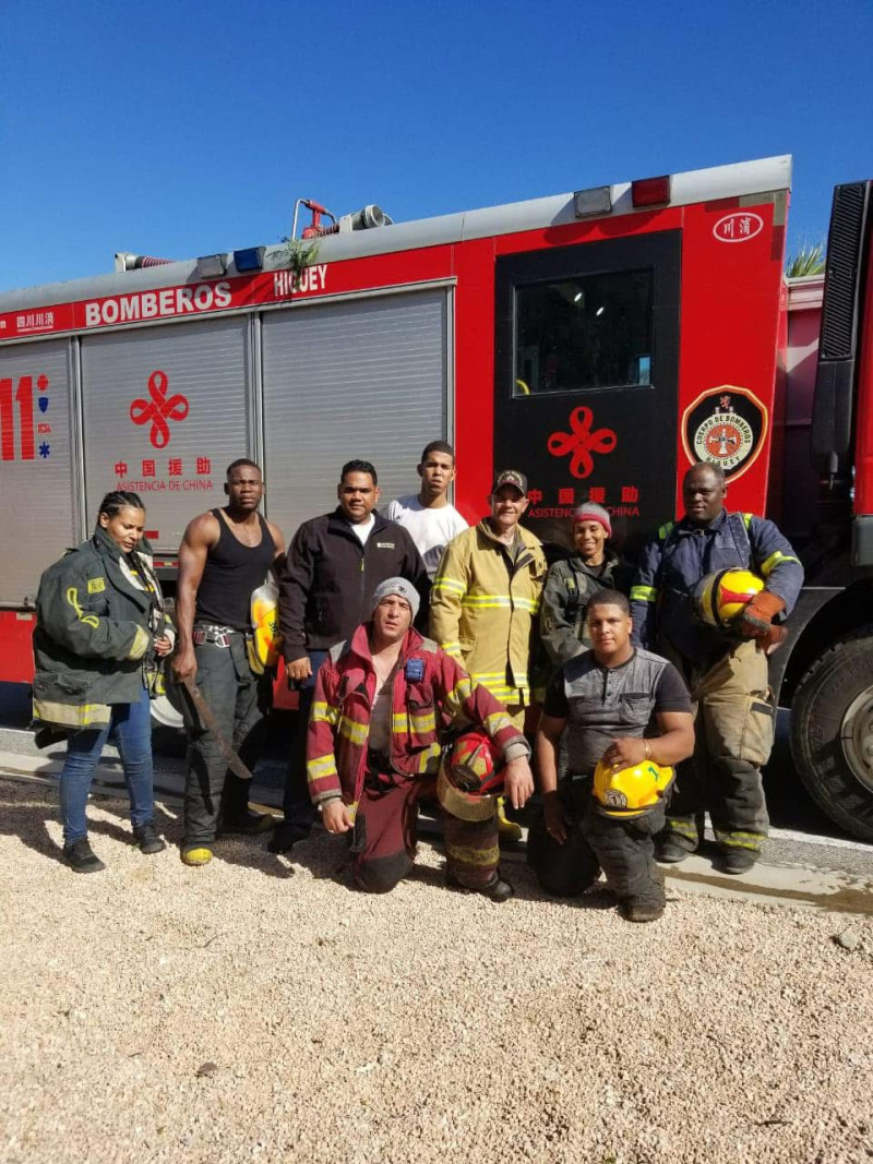 Parte de los integrantes del Cuerpo de Bomberos de Higüey.