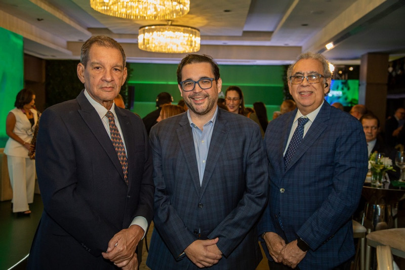 Federico Mejía Biaggi, Jesús Fernández y Willy Contreras.