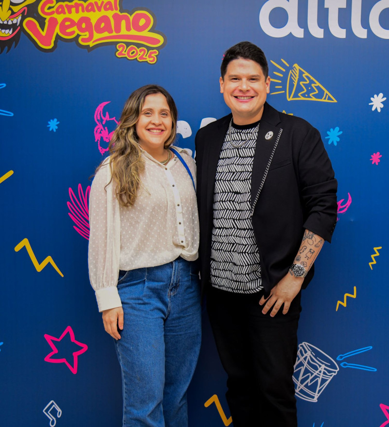 Irma García y Jena Villanueva.