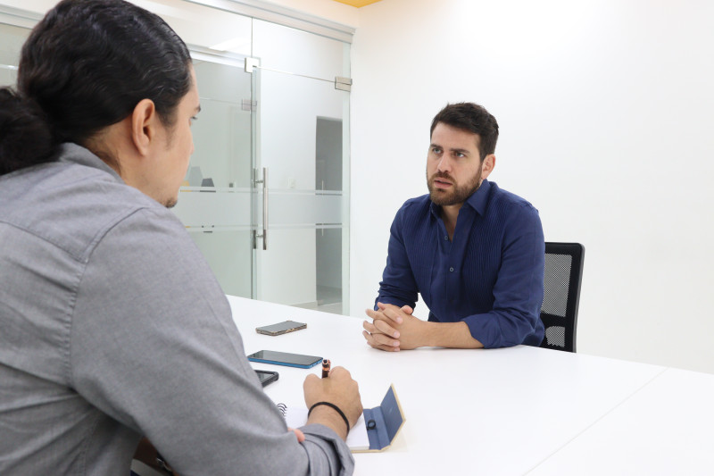 El diputado chileno, Diego Ibáñez, concedió una entrevista a Listín Diario.