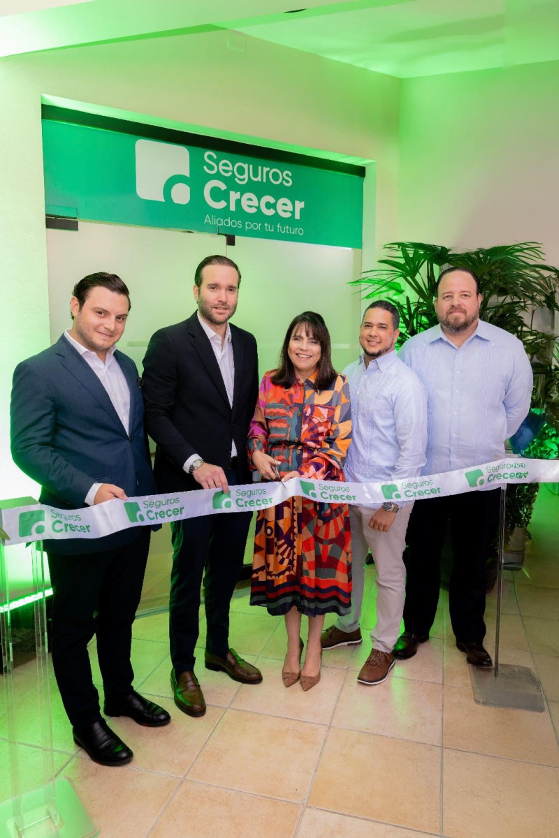 Salim Risek, Eduardo Mallen, Nina D`Agostini, Francis Polanco y Pablo Beato.