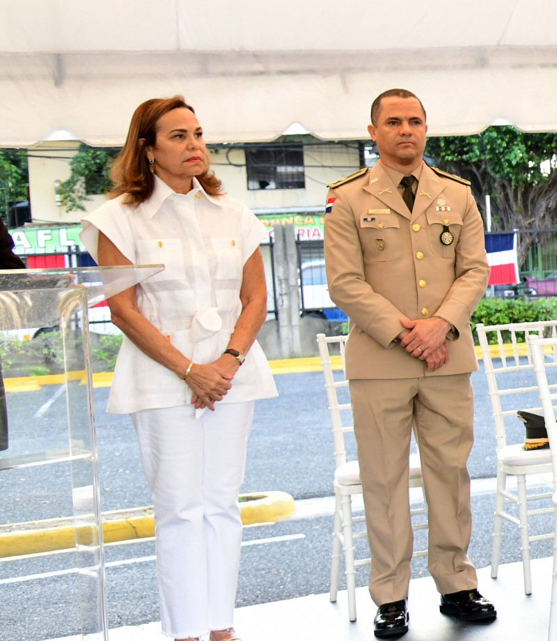 Rosanna Rivera y el coronel Carlos Javier Carrillo
