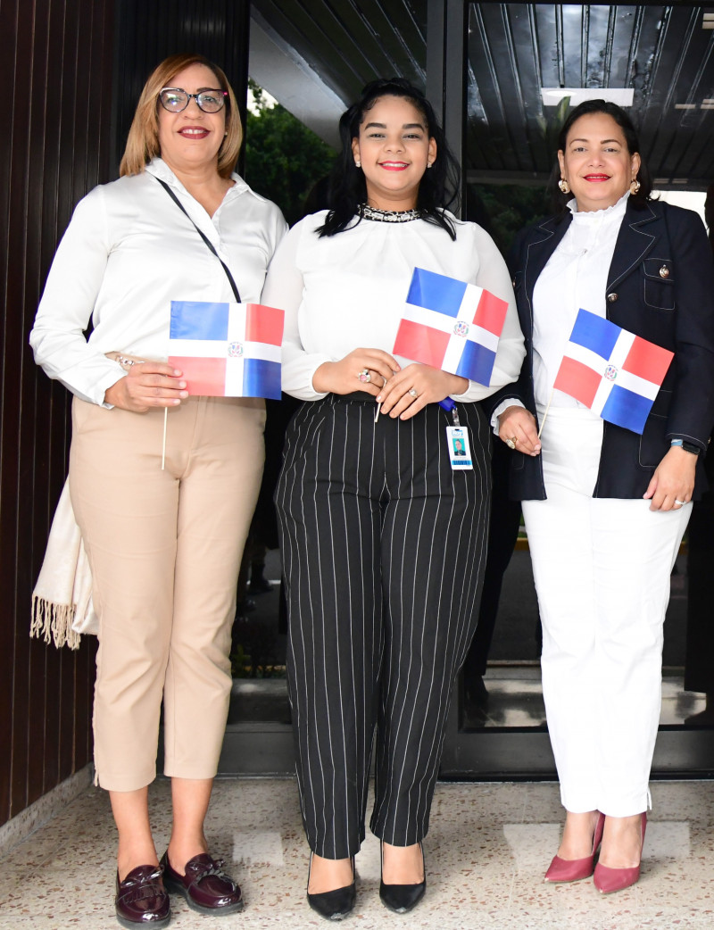 Eva Tirado, Luary Hernández y Barrani Abreu.