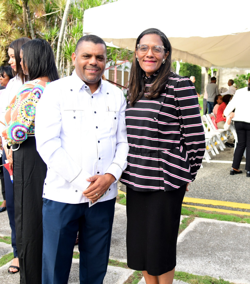 Gilson Castro y Larissa Espinal.