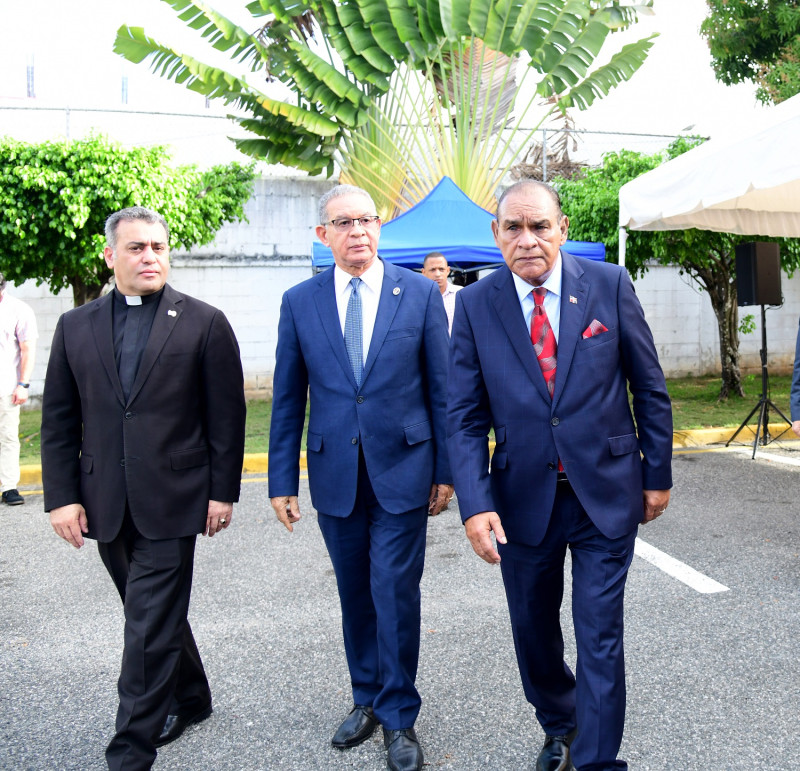 Reverendo Isaac García de la Cruz, Wilson Gómez y Miguel Franjul.