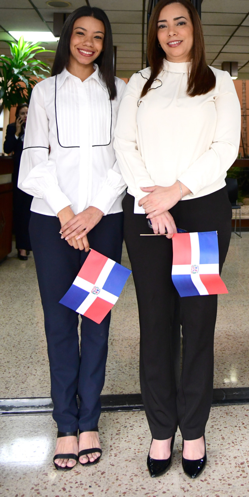 Carla Javier y Nermis  Ramos.