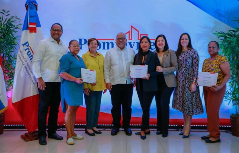 Entrega de RD$70 millones en préstamos a 230 emprendedores en Hermanas Mirabal.