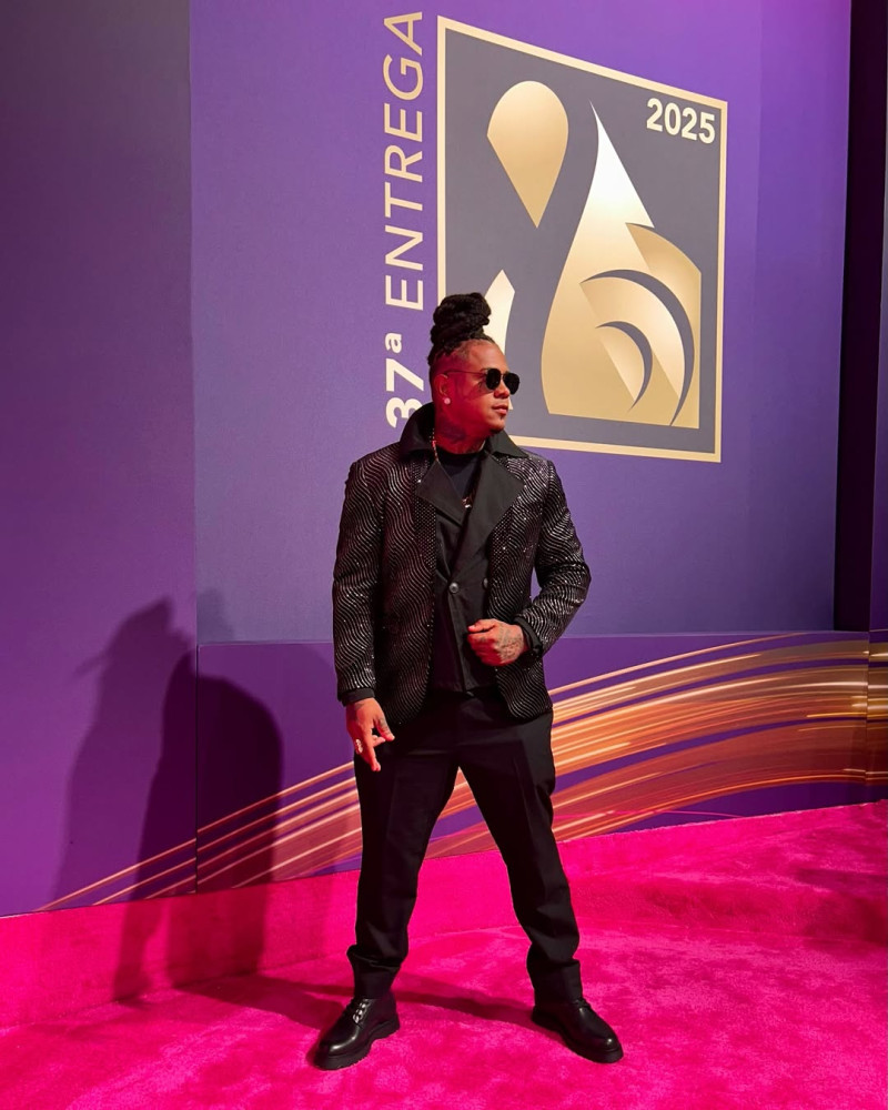 El artista urbano Shelow Shaq asiste  a Premio Lo Nuestro de Univision en el Kaseya Center el 20 de febrero de 2025 en Miami, Florida.