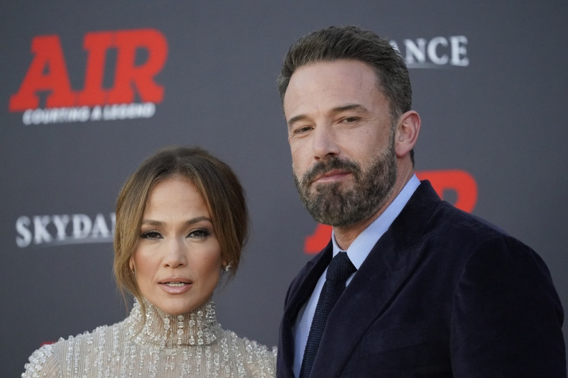 Jennifer Lopez y Ben Affleck llegan a la premiere de "Air", el lunes 27 de marzo de 2023, en Los Ángeles