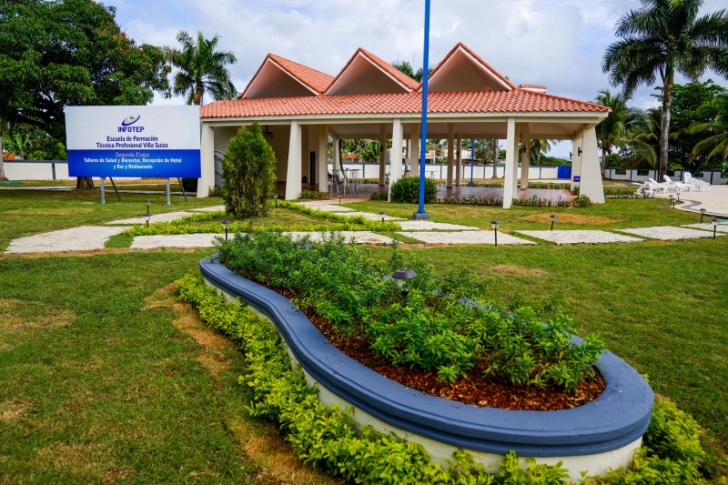 Fachada del hotel-escuela Villa Suiza.