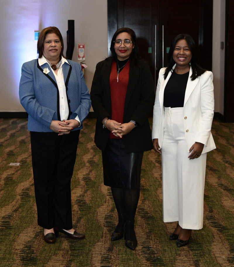 Solhanlle Bonilla, Mariela García y Yasmin Dishmey.