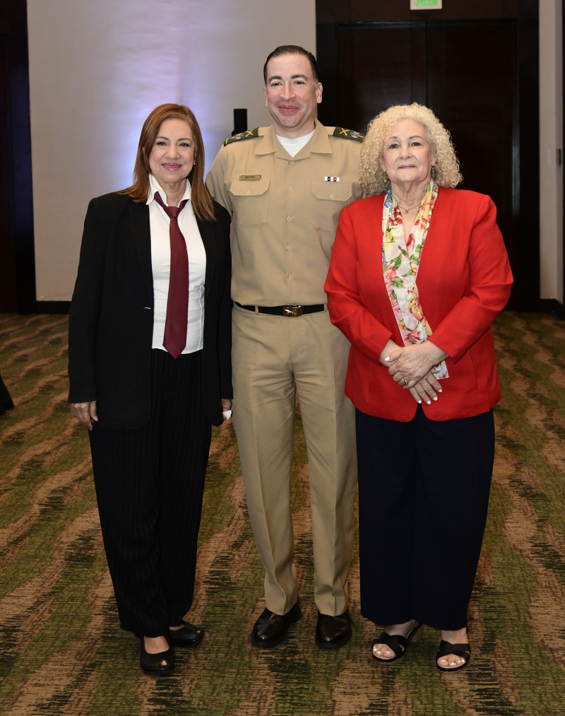 lvira Taveras, César Augusto Medina e Ivonne Arias.