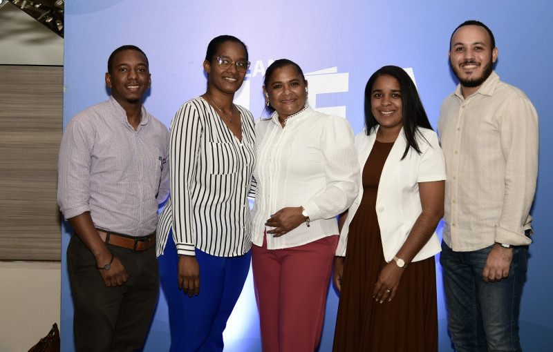 Luis Antonio Santana, Dorca Martínez, Santa Pérez, María Belén y Edward Castillo Bidó.