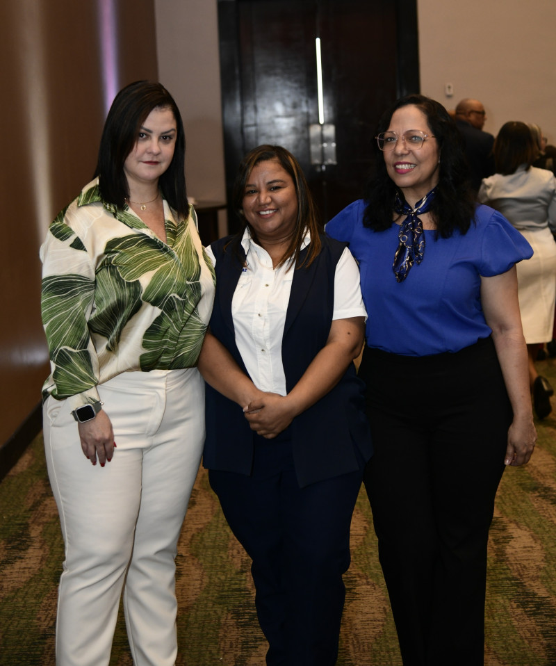 Izaskun Uzcanga, Heidy Santana y Tomiko Castro.