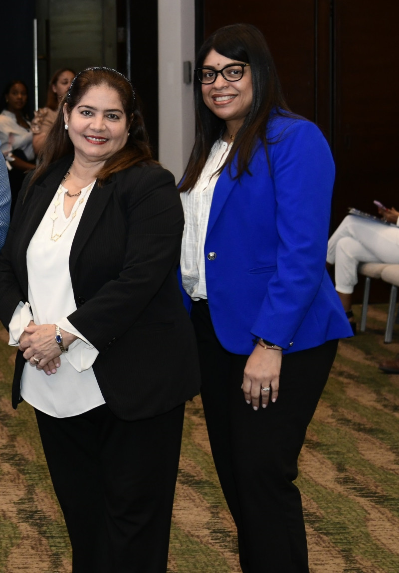 Grace García y Carolina Bussi