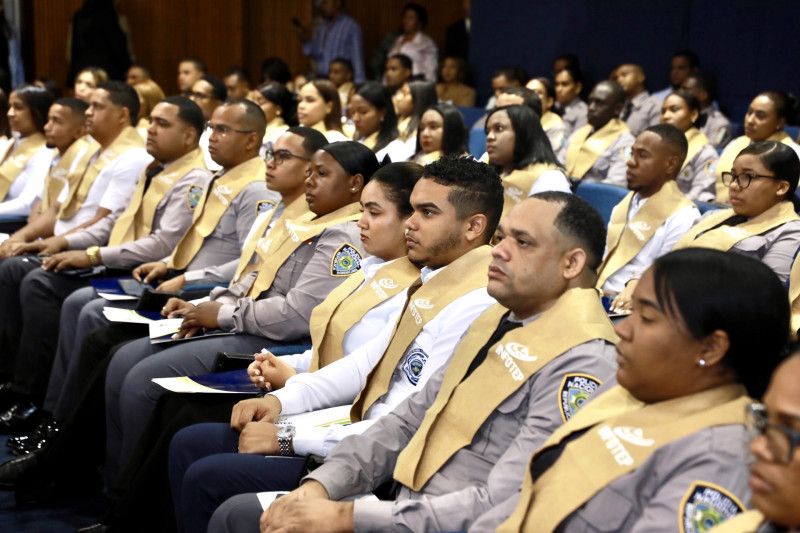 Agentes durante la graduación del proyecto "Destacamentos Conectados.