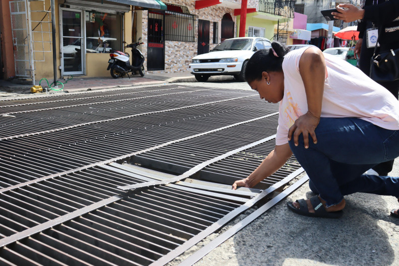 Los moradores piden a la OPRET prestarle atención a este respiradero del Metro de Santo Domingo.