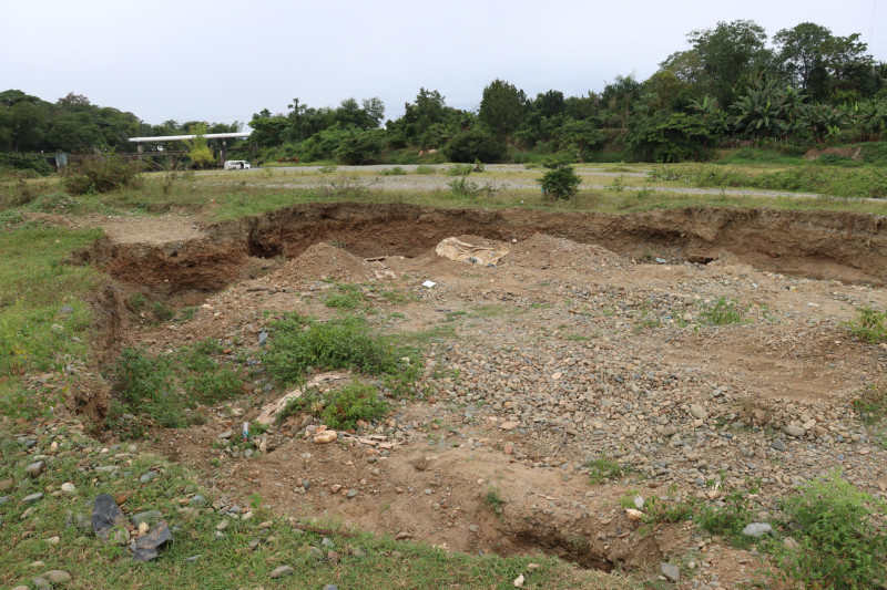 Excavación próximo al río Manoguayabo.