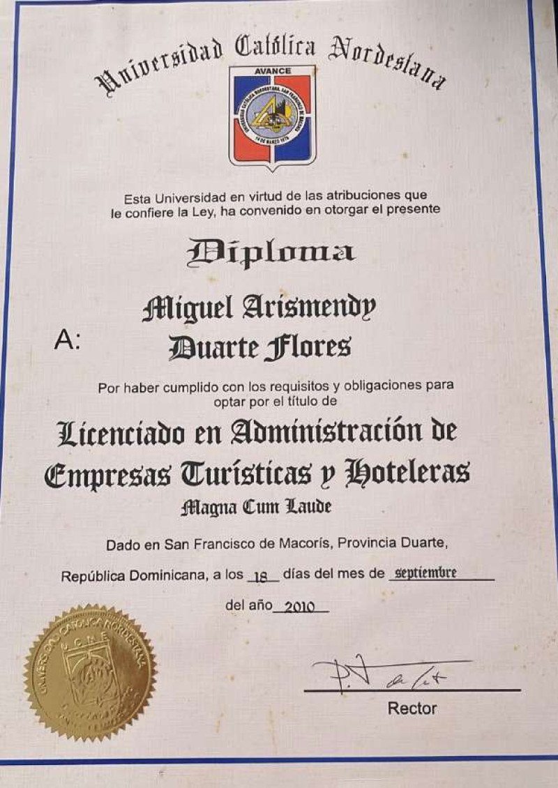 Diploma de graduación de Arismendy Duarte