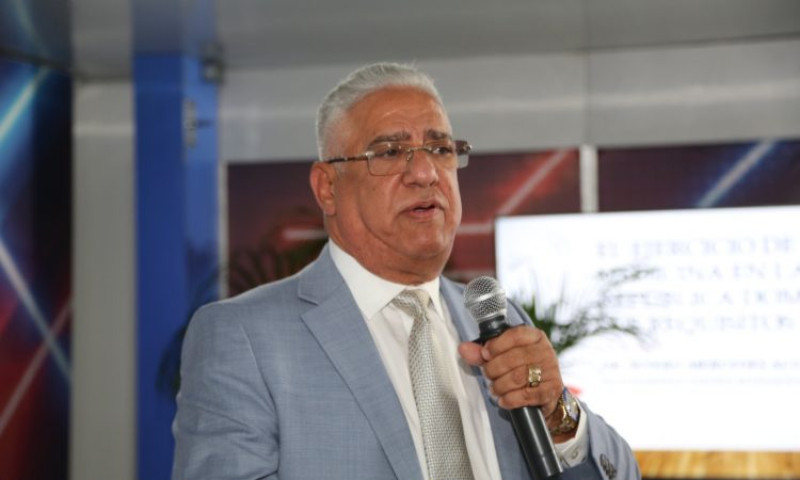 Severo Mercedes, especialista de la cirugía plástica y reconstructiva.