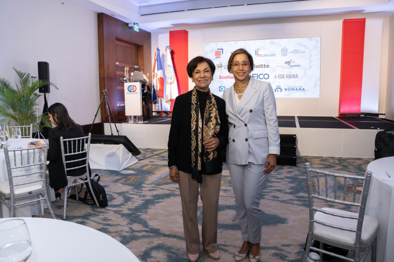 Cristina de Castro y Jennifer Pérez.